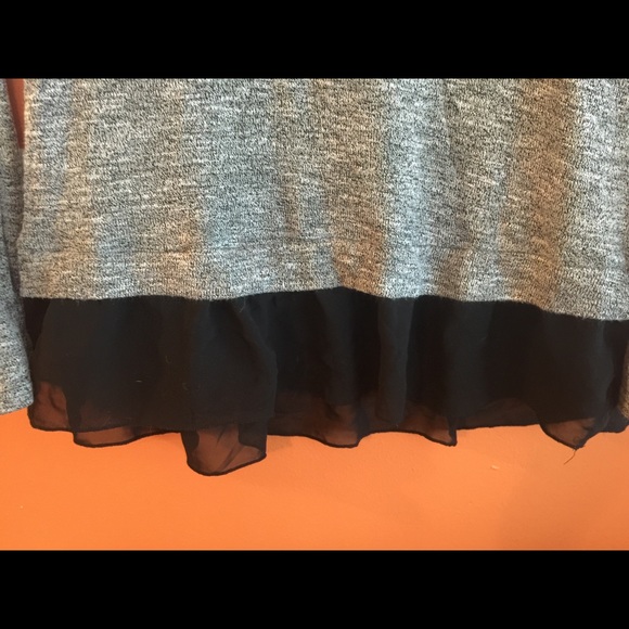 DEB knit ruffled top - Picture 2 of 3